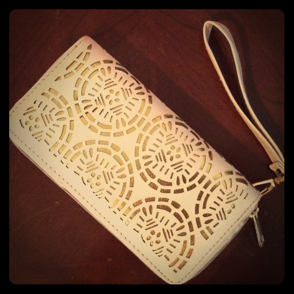 NWOT wallet with wrist strap, pretty white & gold